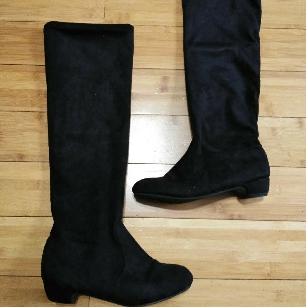 Boots - Picture 2 of 3